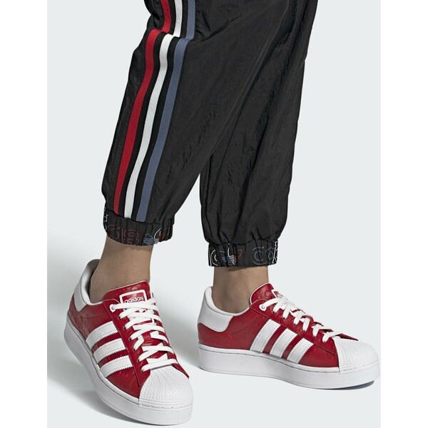 adidas Originals SUPERSTAR BOLD Sneakersy niskie scarlet/core black/footwear white AD111A1EI