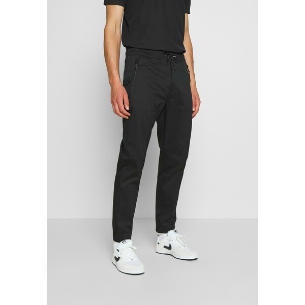 Calvin Klein TAPERED ELASTIC PANT Spodnie materiałowe black 6CA22E01C