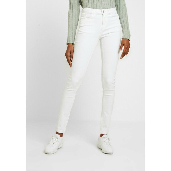 b.young LOLA LUNI Jeansy Slim Fit optical white BY221N003