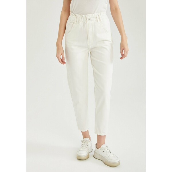 DeFacto Jeansy Relaxed Fit white DEZ21N076