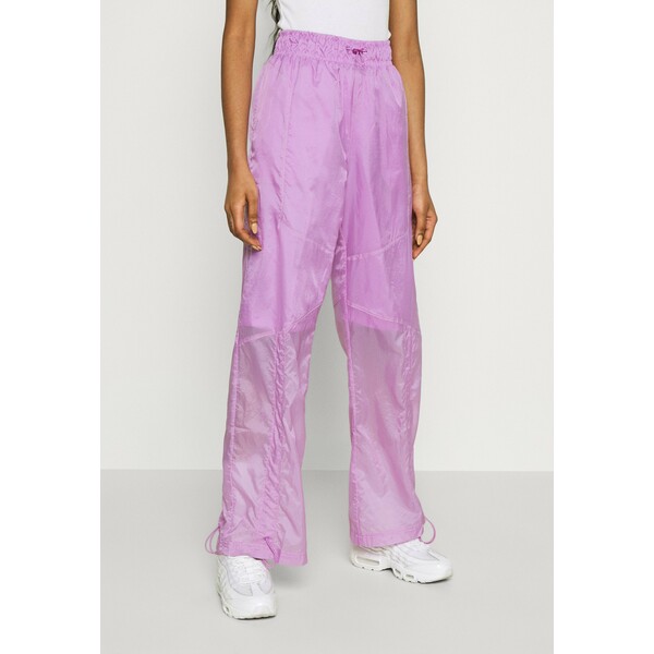 Nike Sportswear STREET PANT Spodnie materiałowe violet shock/white NI121A0G9