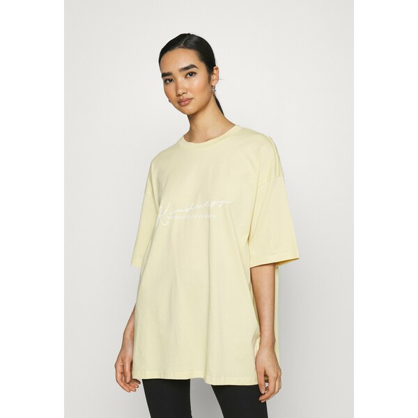 Monki CISSI TEE T-shirt z nadrukiem yellow light MOQ21D03C