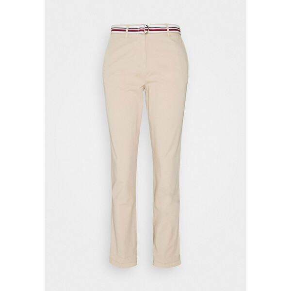 Tommy Hilfiger CHINO SLIM PANT Chinosy classic beige TO121A0C3
