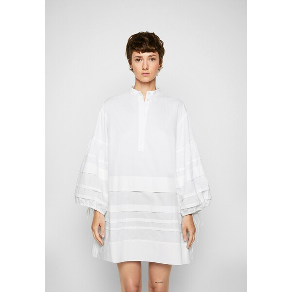 Victoria Victoria Beckham LAYER DETAIL OVERSIZED DRESS Sukienka koszulowa white VIT21C01Q