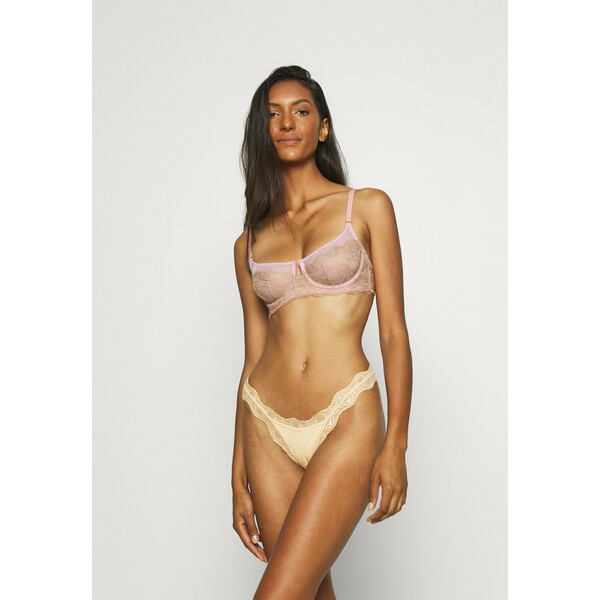 Out From Under for Urban Outfitters ARIELLA TRIM THONG 2 PACK Stringi cognac/mellow OU481R006