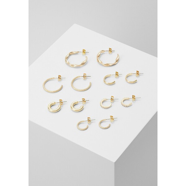 Pieces PCDIONA HOOP EARRINGS 6 PACK Kolczyki gold-coloured PE351L0LR