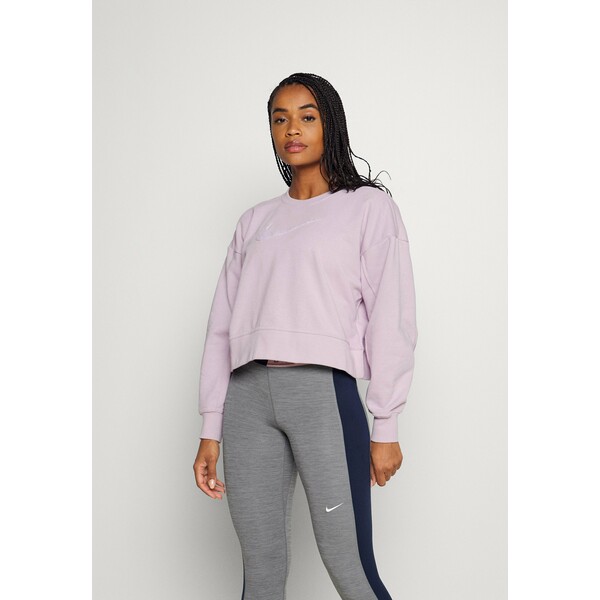 Nike Performance DRY GET FIT CREW Bluza iced lilac/white N1241G07Z