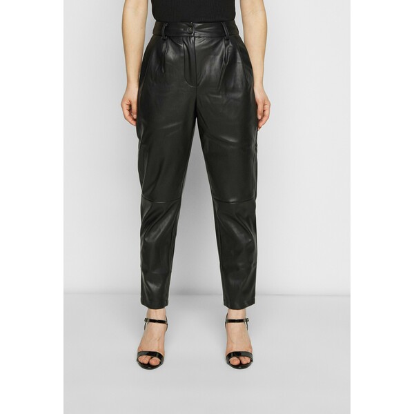 Vero Moda Petite VMSOLAHOLLY COATED PANT Spodnie materiałowe black VM021A02Z