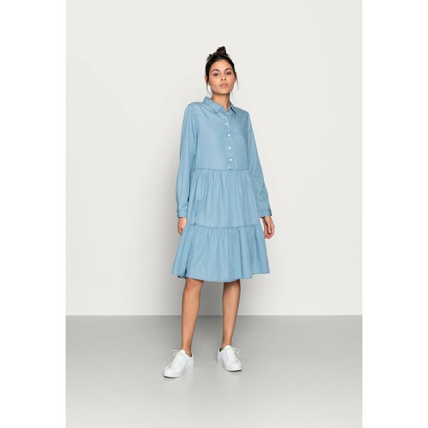 Moss Copenhagen FLIKKA JAINA SHIRT DRESS Sukienka jeansowa blue wash M0Y21C072