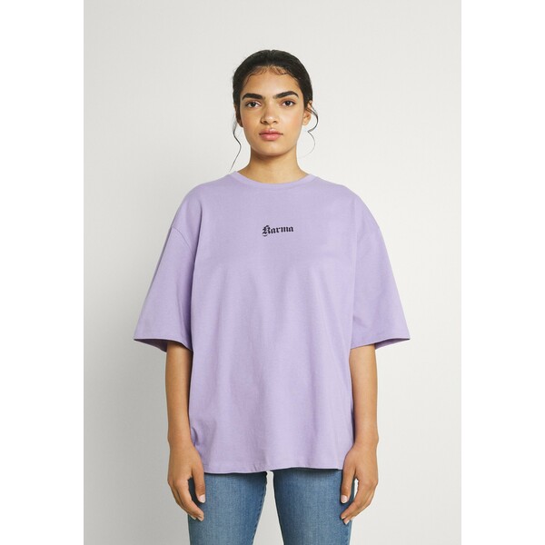 NA-KD KARMA PRINTED T-shirt z nadrukiem purple NAA21D0DY