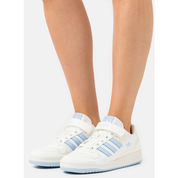 adidas Originals FORUM LOW Sneakersy niskie white AD111A1M0