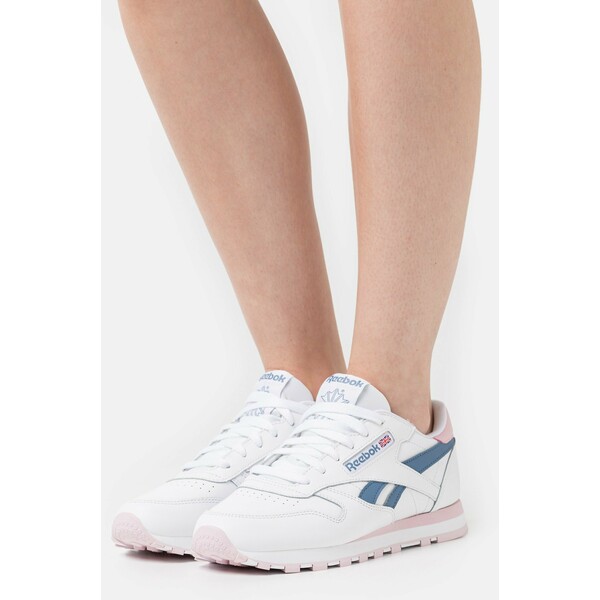 Reebok Classic Sneakersy niskie footwear white/frost berry/blue slate RE011A0KO