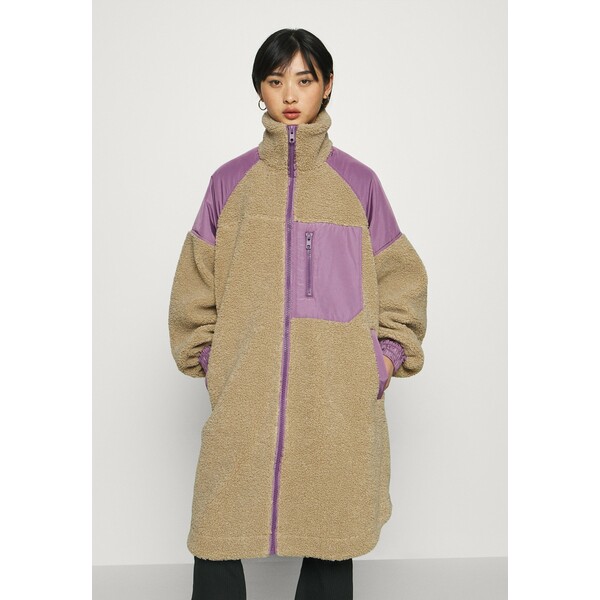 Gina Tricot Petite ELVIRA COAT Płaszcz zimowy taupe/purple GIL21U002