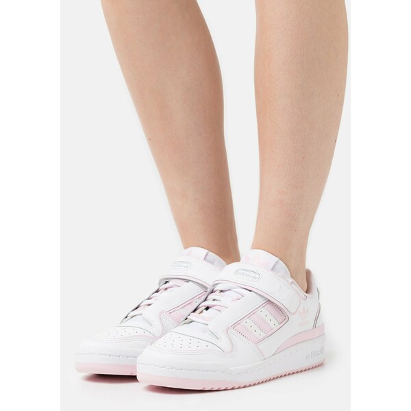 adidas Originals FORUM PLUS Sneakersy niskie footwear white/clear pink AD111A1N9