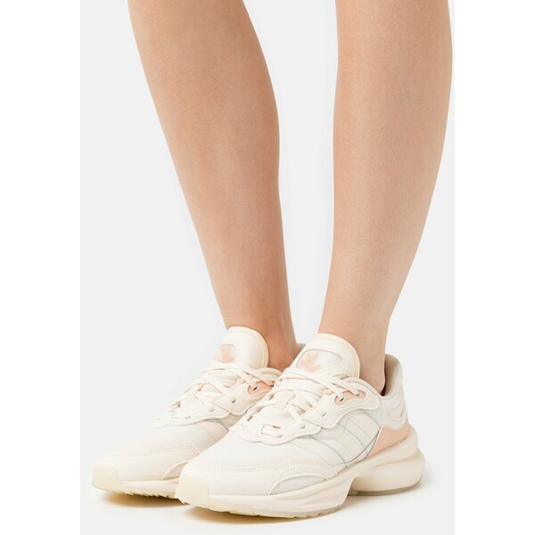 adidas Originals ZENTIC Sneakersy niskie white/footwear white AD111A1L6