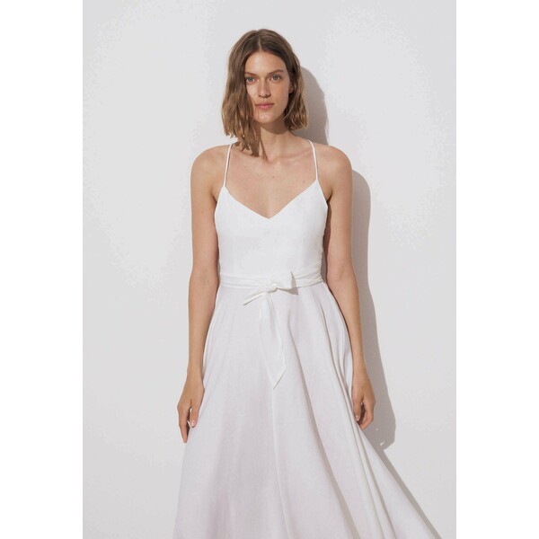 OYSHO Sukienka z dżerseju white OY121C080