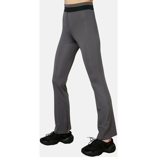 Trendyol Spodnie materiałowe grey TRU21A02D
