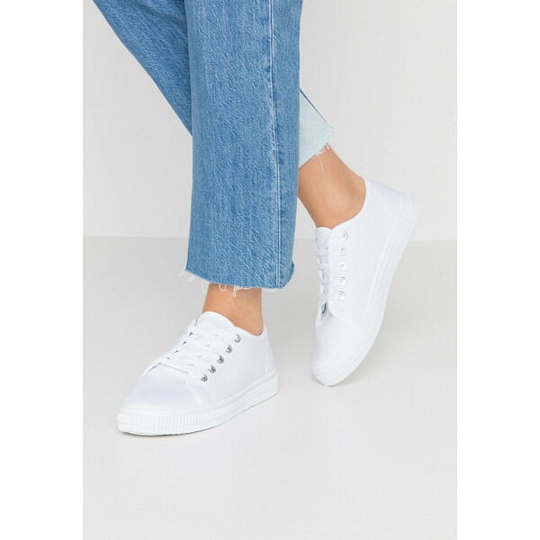 Rubi Shoes by Cotton On CHELSEA CREEPER PLIMSOLL Sneakersy niskie white RUE11A00T