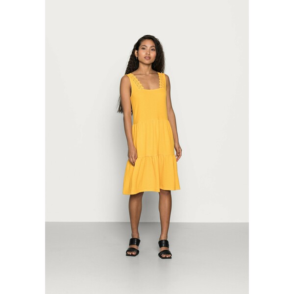Vero Moda Petite VMALICE SHORT DRESS PETIT Sukienka z dżerseju saffron VM021C08U