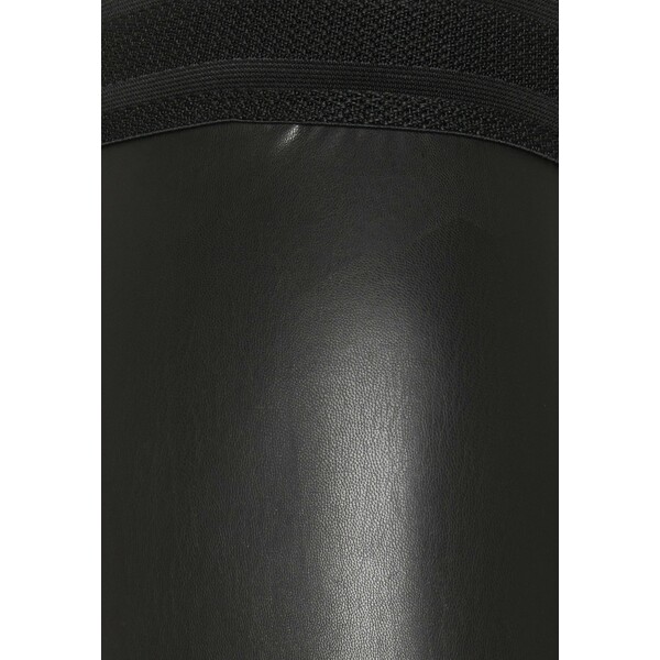 ONLY Tall ONLSTAR FAUX Spodnie materiałowe black OND21A04P