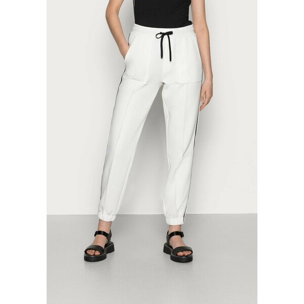 Calvin Klein HYBRIDELASTICATED CUFF JOGGER Spodnie treningowe white 6CA21A01I