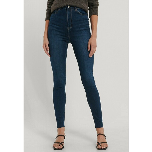 NA-KD MIT SUPER HOHER TAILLE Jeansy Skinny Fit dark blue NAA21N029