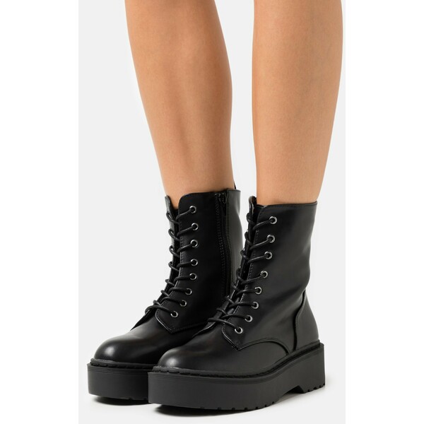 Rubi Shoes by Cotton On VEGAN FERN COMBAT LACE UP BOOT Botki na platformie black smooth RUE11N01W