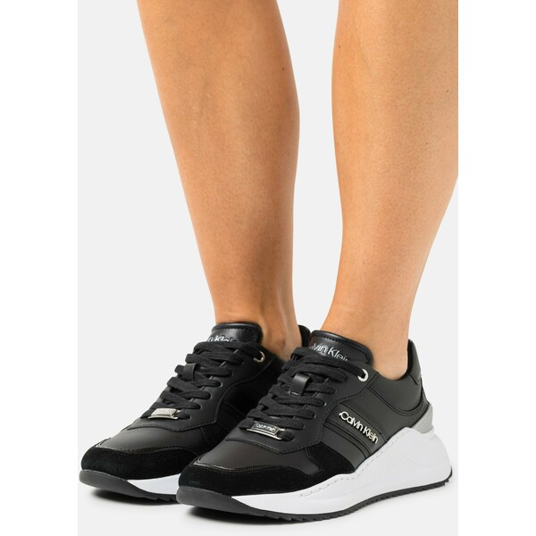 Calvin Klein RYLIE LACE UP Sneakersy niskie black 6CA11A04S
