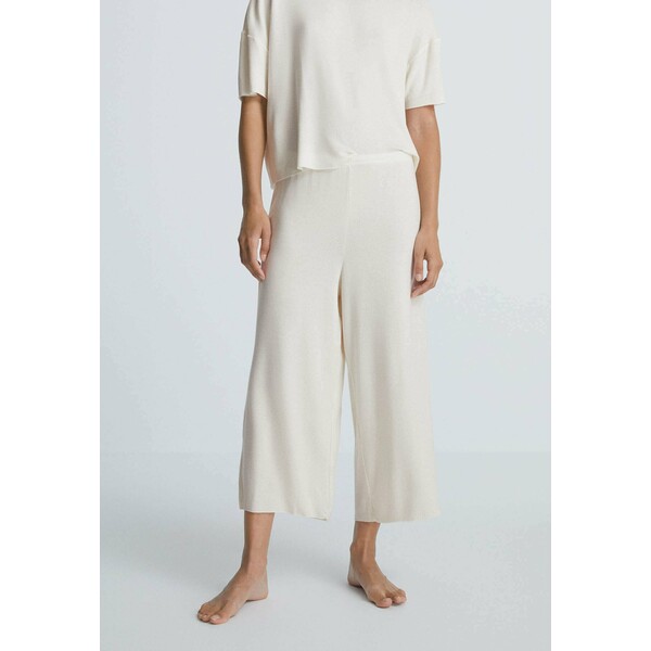 OYSHO SOFT TOUCH POLKA DOT Spodnie od piżamy off-white OY181O0VZ