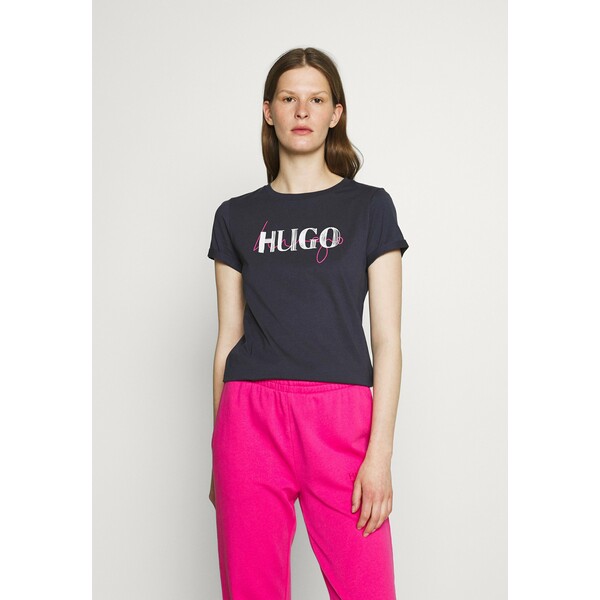 HUGO T-shirt z nadrukiem dark blue HU721D076