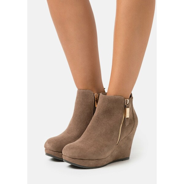 XTI Ankle boot taupe XT111N01U