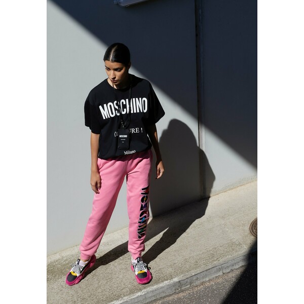 MOSCHINO Sneakersy niskie pink 6MO11A02E