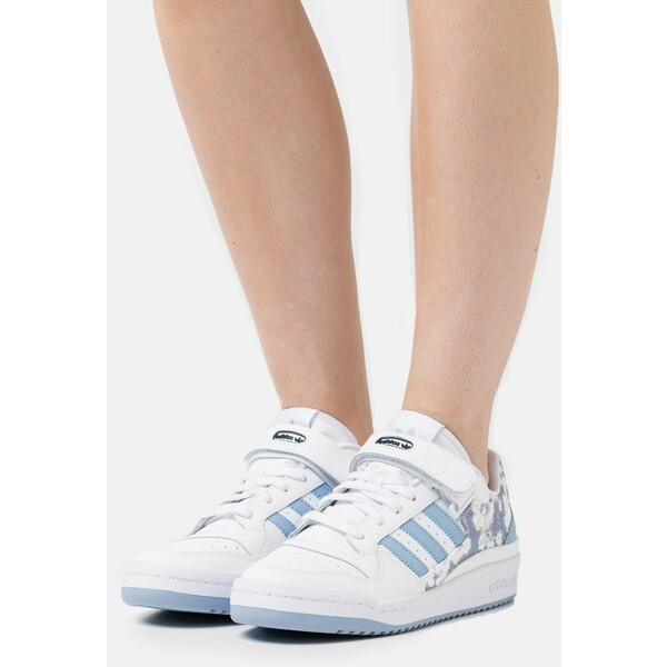 adidas Originals FORUM Sneakersy niskie footwear white/ambient sky/legend ink AD111A1MH