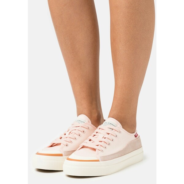 Levi's® SQUARE Sneakersy niskie light pink LE211A03H