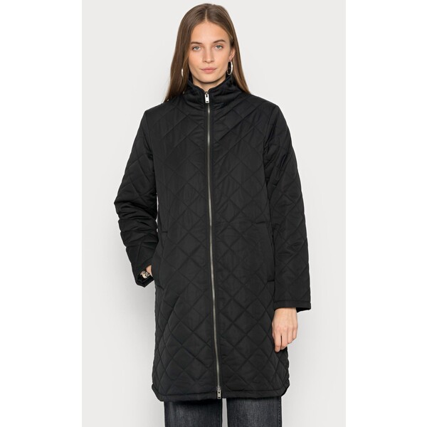Selected Femme SLFFILLY QUILTED COATB Klasyczny płaszcz black SE521U071-Q11
