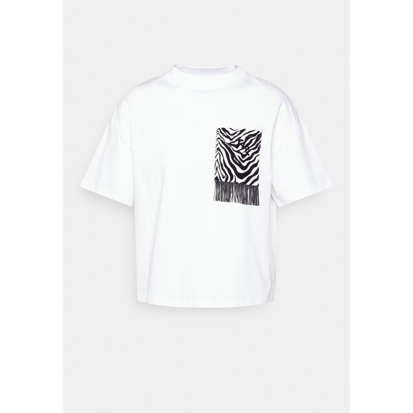 KARL LAGERFELD ZEBRA POCKET T-shirt z nadrukiem white K4821D09I-A11