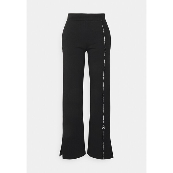 Calvin Klein Jeans REPEAT LOGO PANT Spodnie treningowe black C1821A04T-Q11