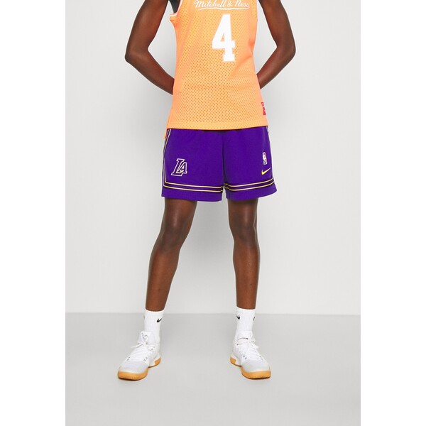 Nike Performance NBA LOS ANGELES LAKERS CROSSOVER SHORT Artykuły klubowe field purple/amarillo N1241E1EH-I11