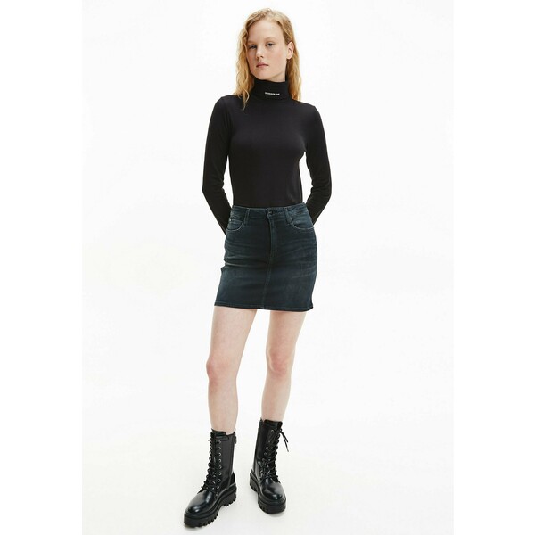 Calvin Klein Jeans SLIM ROLL NECK Bluzka z długim rękawem ck black C1821D0HY-Q11