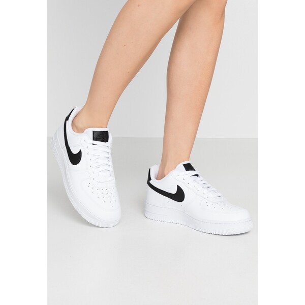 Nike Sportswear AIR FORCE 1 Sneakersy niskie white/black NI111A04M-A15