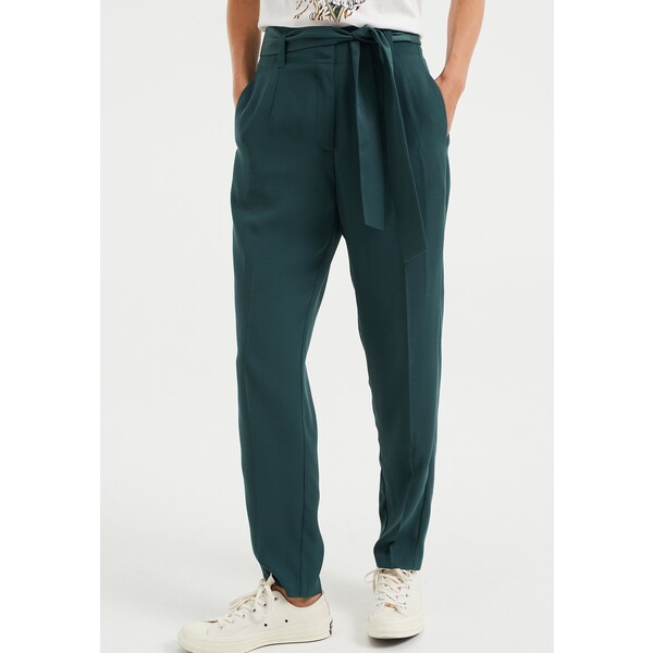 WE Fashion Spodnie materiałowe moss green WF521A03L-M11