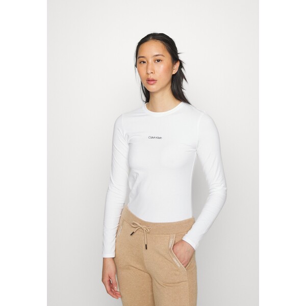 Calvin Klein SLIM TEE Bluzka z długim rękawem bright white 6CA21D04I-A11
