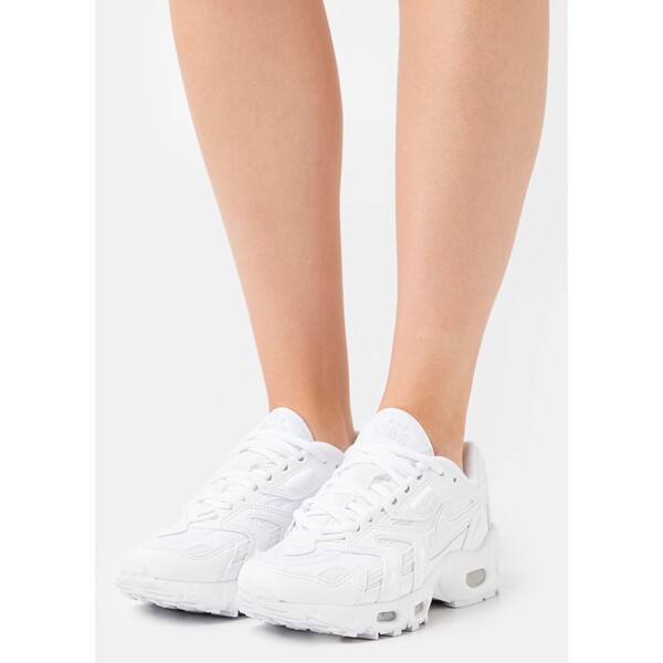 Nike Sportswear AIR MAX 96 Sneakersy niskie white/pure platinum/metallic silver NI111A0Y7-A11