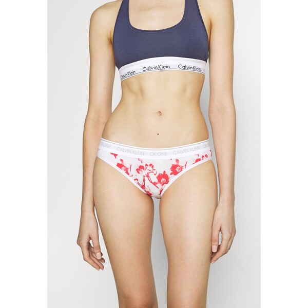 Calvin Klein Underwear Figi strawberry shake C1181R04I-J13