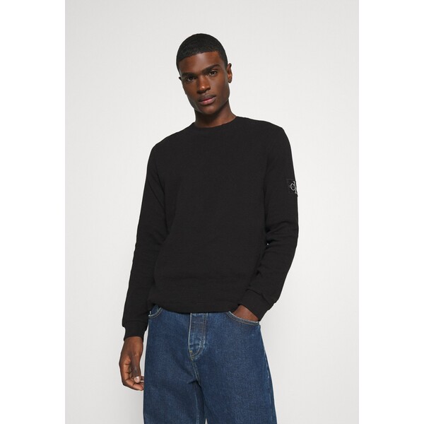 Calvin Klein Jeans MONOGRAM BADGE WAFFLE TEE Bluza black C1822O094-Q11