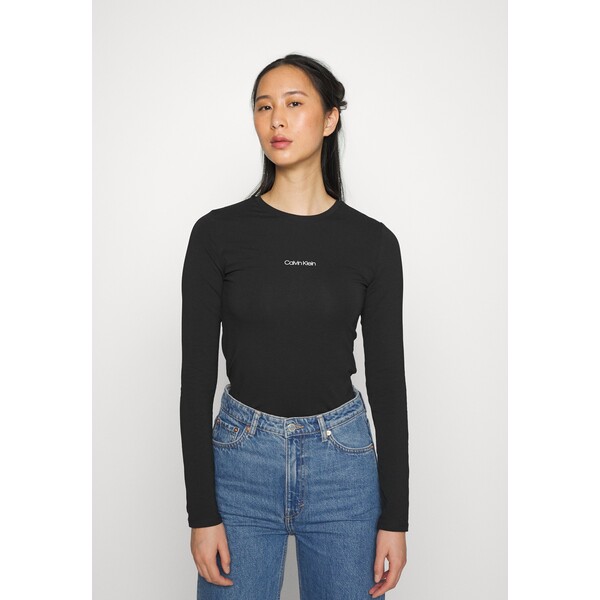 Calvin Klein SLIM TEE Bluzka z długim rękawem black 6CA21D04I-Q11