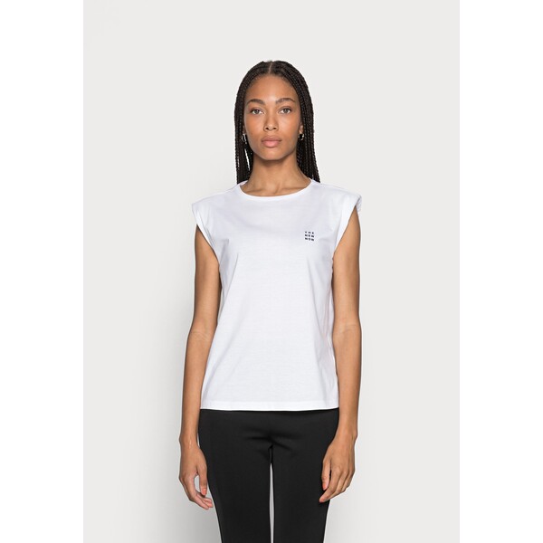 someday. KARELA T-shirt basic white Y0321D05S-A11
