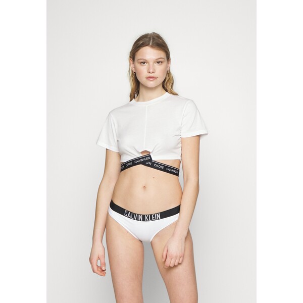 Calvin Klein Swimwear CROPPED TEE Koszulka do spania classic white C1781H022-A11