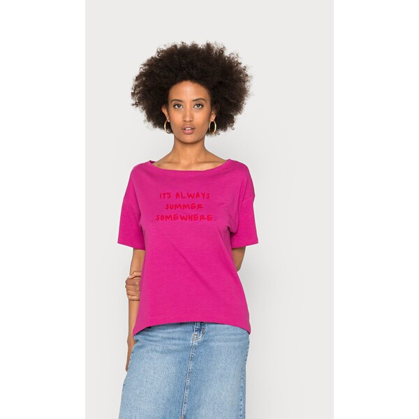 edc by Esprit T-shirt z nadrukiem pink fuchsia ED121D1O2-J11