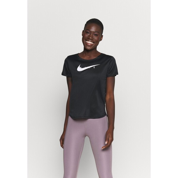 Nike Performance T-SHIRT SWOOSH RUN T-shirt z nadrukiem black/reflective silver N1241D1DK-Q11